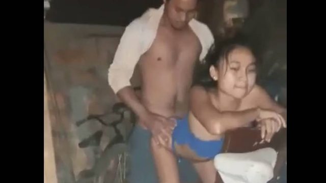 Penjaga Kopi Pangku dipakek Sopir Sekalian Keneknya